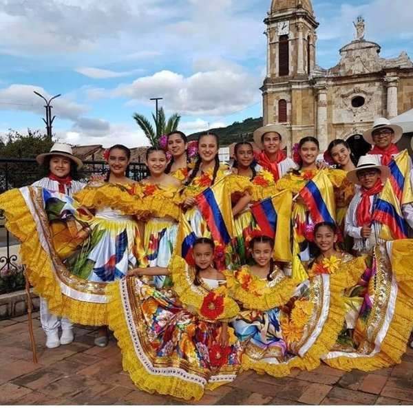 Colombia Canta y Encanta